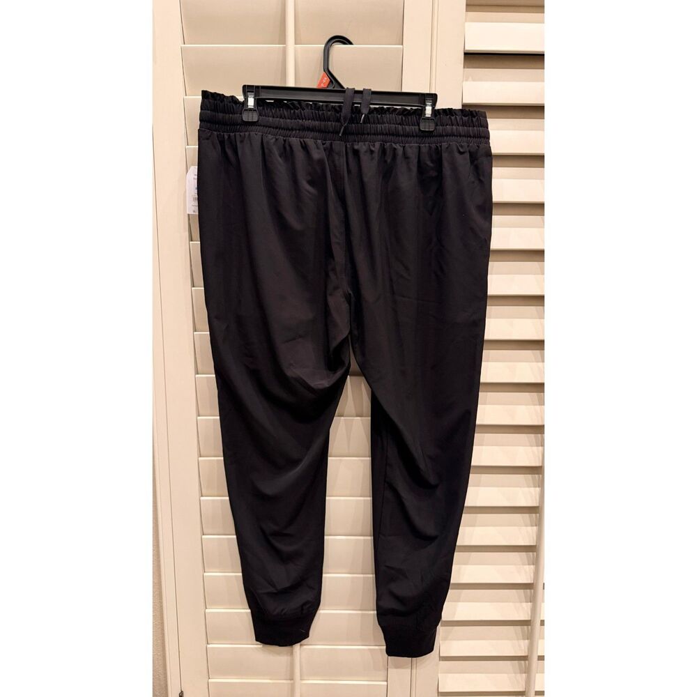 Time and Tru Maternity Elevated Joggers Black Size M NWT Relaxed Fit - Picture 2 of 2